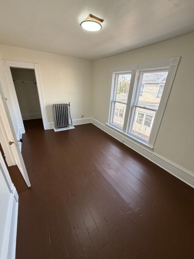 Building Photo - 829 Jackson St