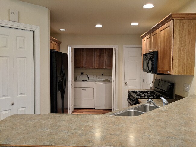 Building Photo - 103 Cally Ln