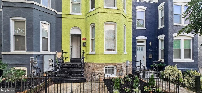 Building Photo - 1119 Montello Ave NE