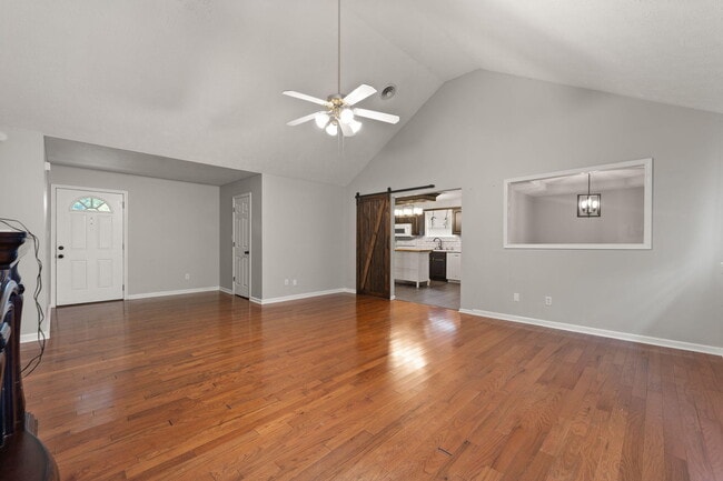 Building Photo - 180 Lilly Ln