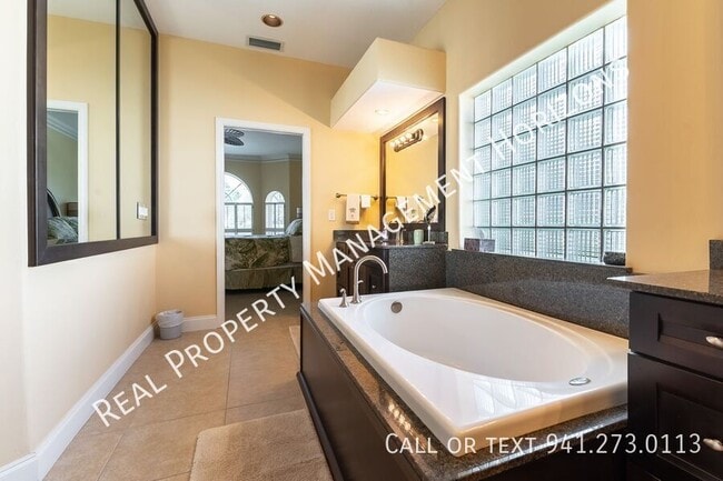 Building Photo - 6815 Pleasant Hill Rd