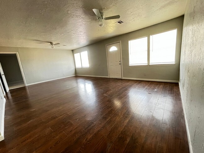 Building Photo - 2618 NW 26th St