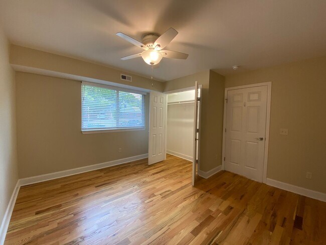 Building Photo - One bedroom one bathroom apartment off of West Union - Downtown Morganton