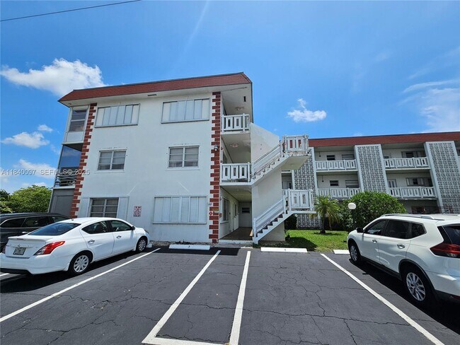 Building Photo - 1490 NW 43rd Ave