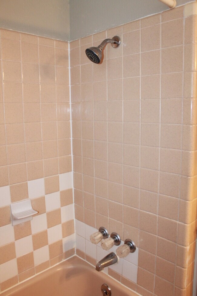 Building Photo - Tinker Close! **$175 OFF 1st MONTH'S RENT