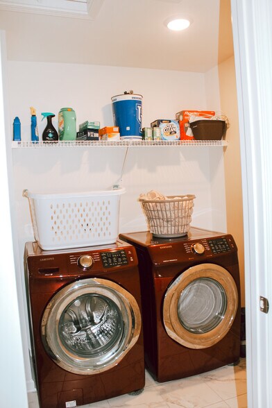 Laundry Room - 117 Gibson Way