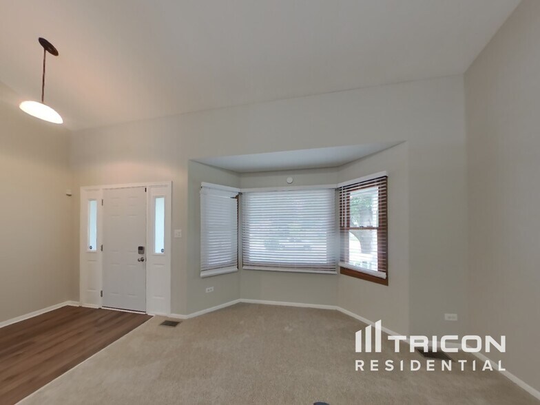 Building Photo - 1414 Lakewood Dr