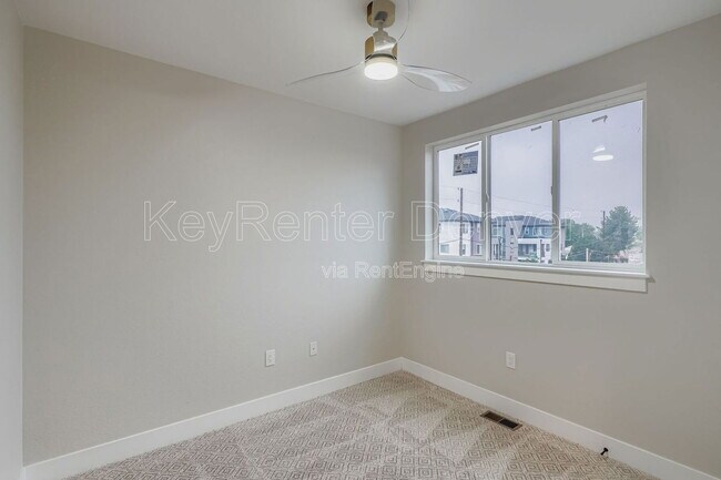 Building Photo - 2208 S Albion St