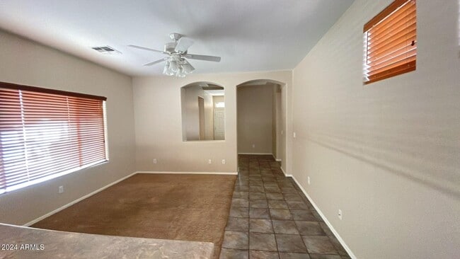 Building Photo - 5158 W Poinsettia Dr