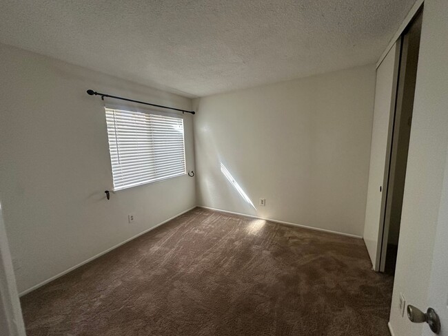 Building Photo - Elegant 4-Bedroom, 3-Bath Home in Prime Cul-de-Sac Location