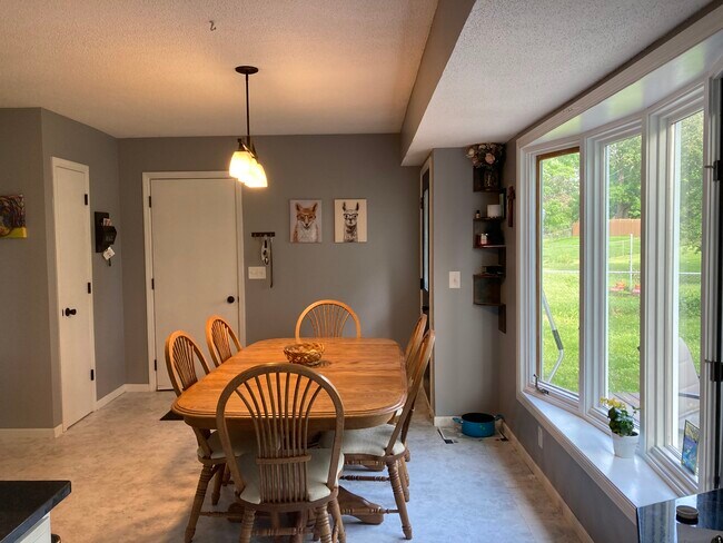 dining area 2 - 620 114th Ln NE