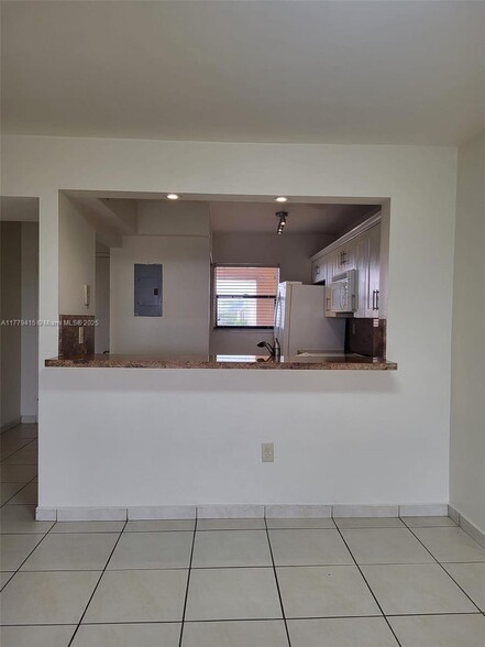 Building Photo - 10155 NW 9th Street Cir