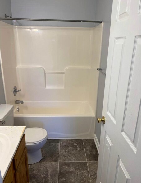 Building Photo - 106 Kenilworth Ct