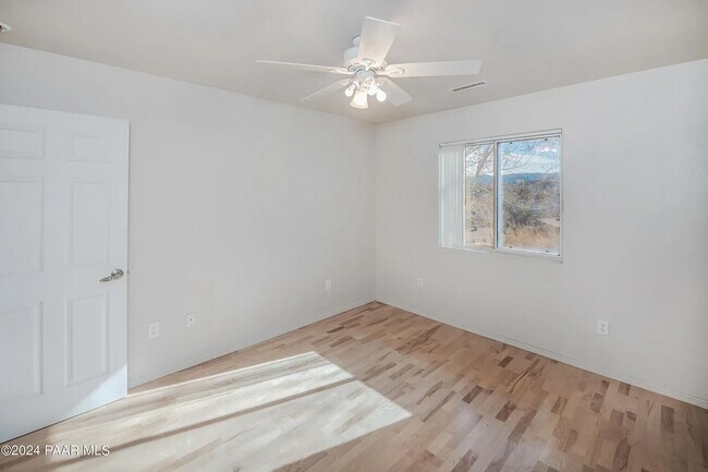 Building Photo - 1455 N Steuer Dr