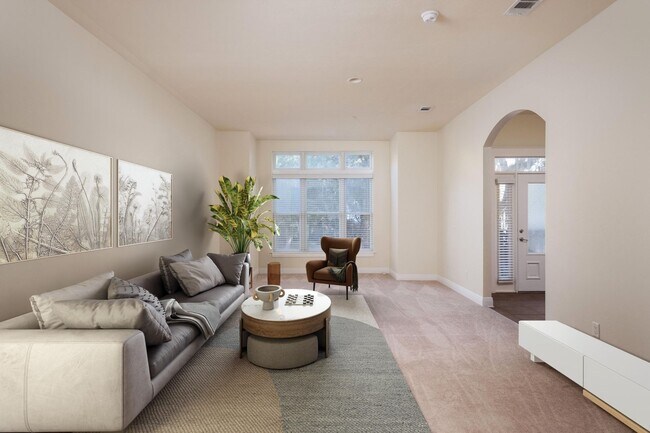 Building Photo - Exclusive Townhome with garage - Regents Park