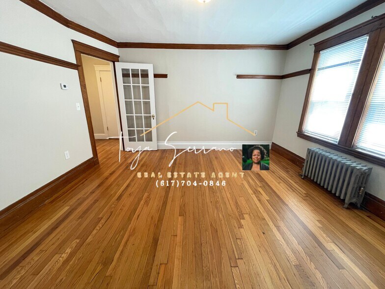 Building Photo - 547 Hyde Park Ave