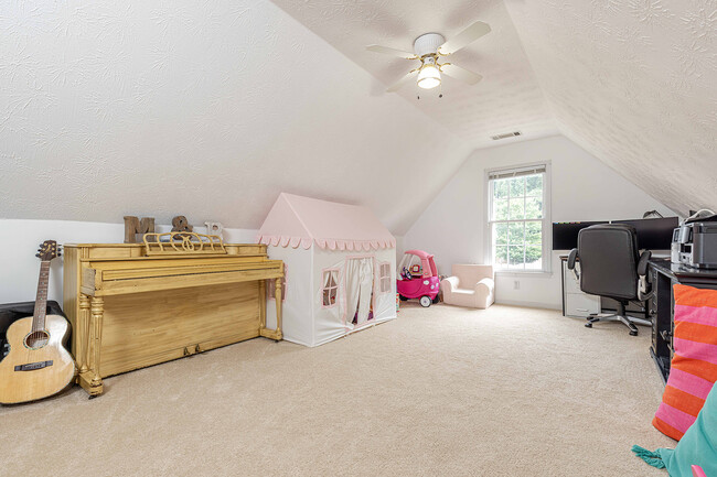 Building Photo - 630 Georgian Hills Dr