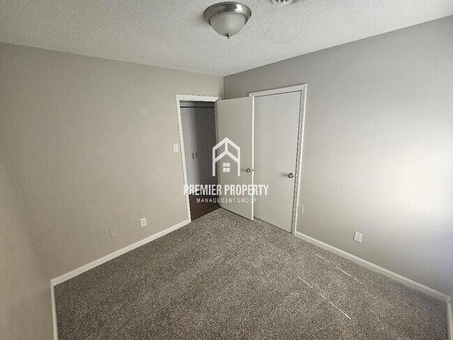 Building Photo - 6814 Greenbark Dr