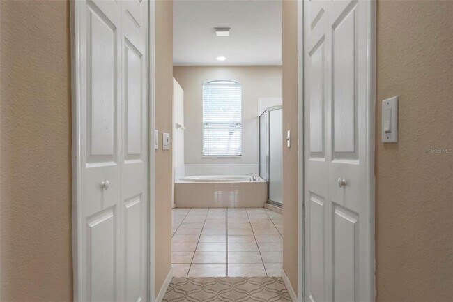 Building Photo - 6121 46th Ln E