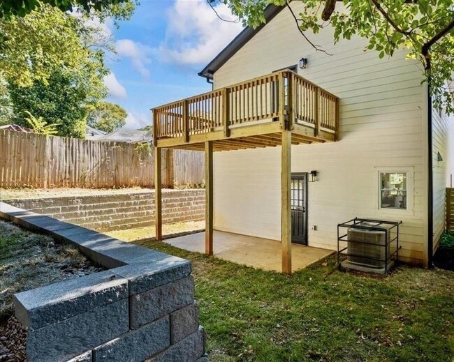 Building Photo - 987 Fair St SW