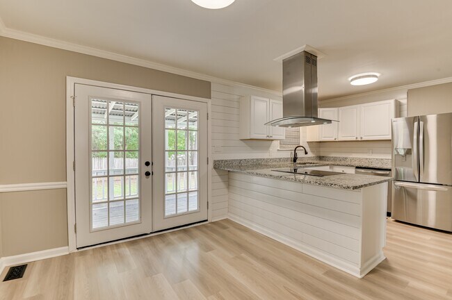 Building Photo - 454 Windtree Pl