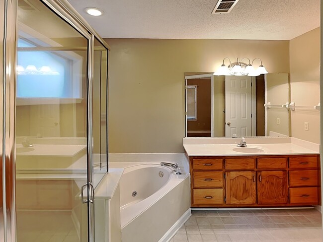 Building Photo - 2966 Woodland Ash Cove