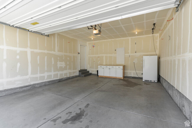 Building Photo - 1848 S 410 W