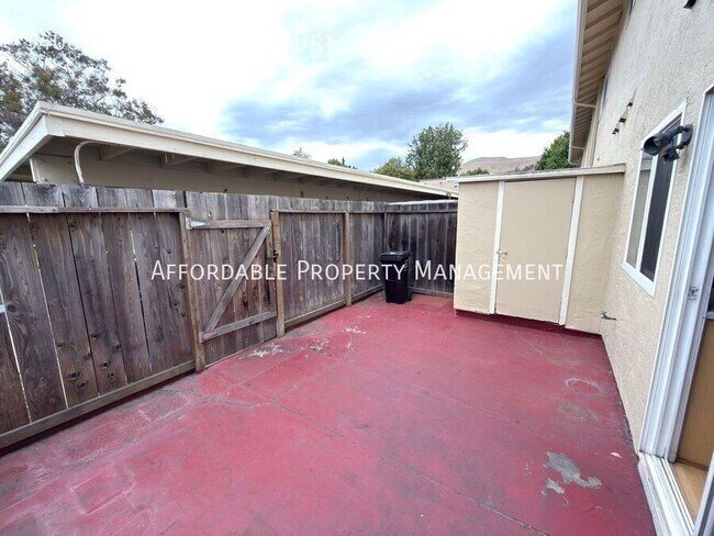Building Photo - 3408 Prince Albert Ct