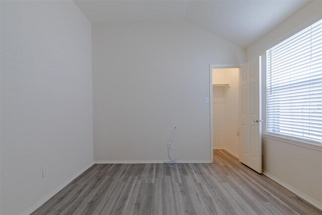 Building Photo - 10412 Colfax Dr