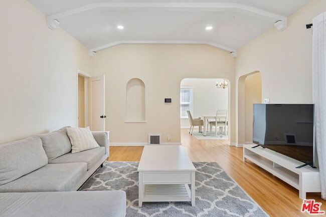 Building Photo - 2148 Prosser Ave