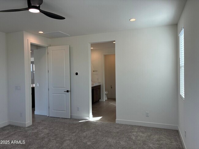 Building Photo - 17778 W Crawfordsville Dr