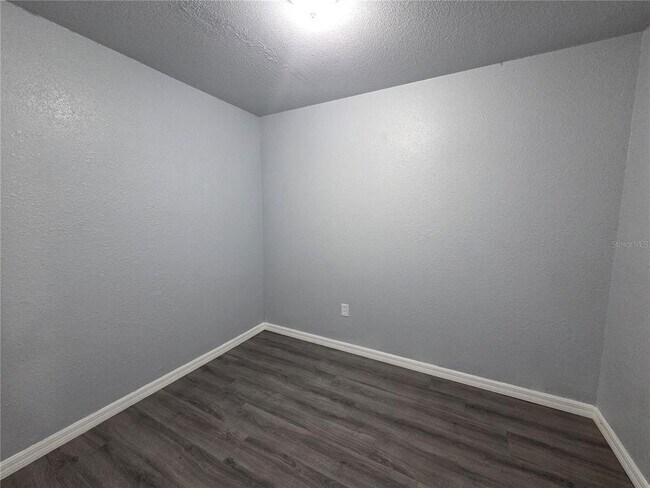 Building Photo - 706 W Dixie Ave