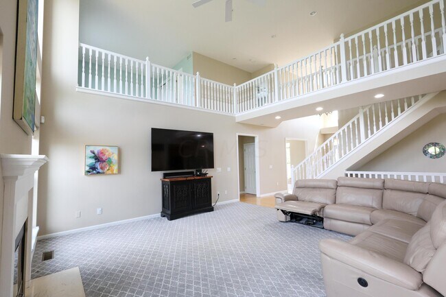 Building Photo - 7704 Gateway Ln