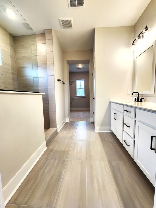 Building Photo - Gorgeous 4 bedroom home in Point Hope - Ch...