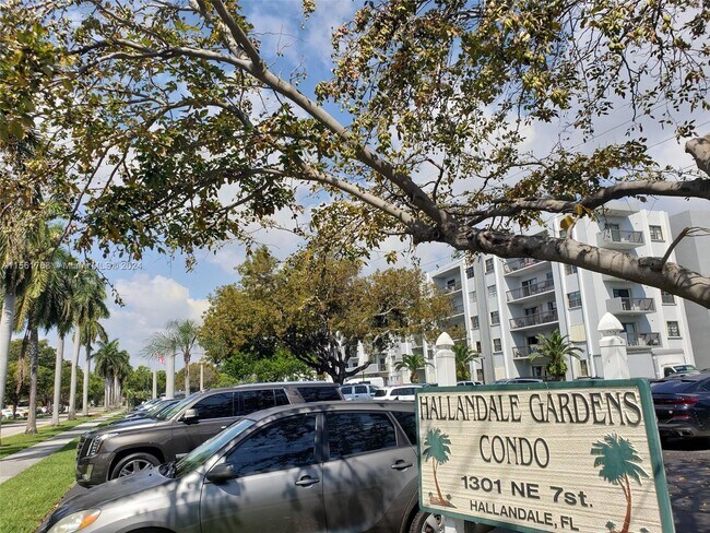 Building Photo - 1301 NE 7th St