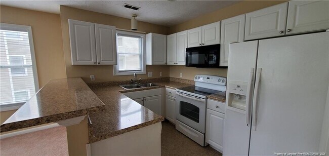 Building Photo - 1010 Brookhollow Dr