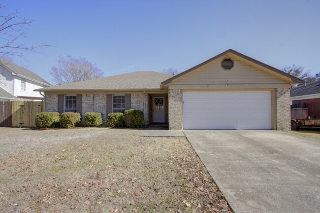 Building Photo - 118 Val Verde Trail