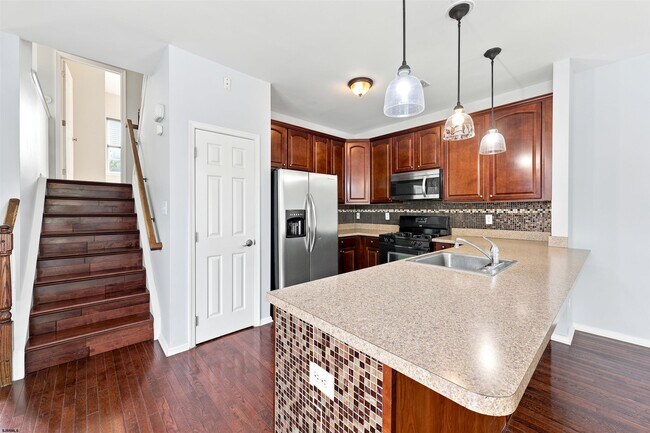 Building Photo - 64 Meadow Cir