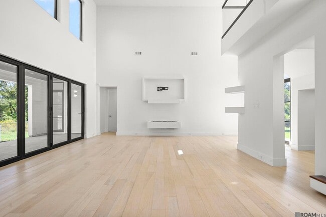 Building Photo - 9825 Fawn Vw Dr