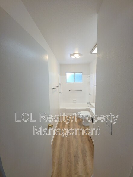 Building Photo - 27111 Wentworth Dr