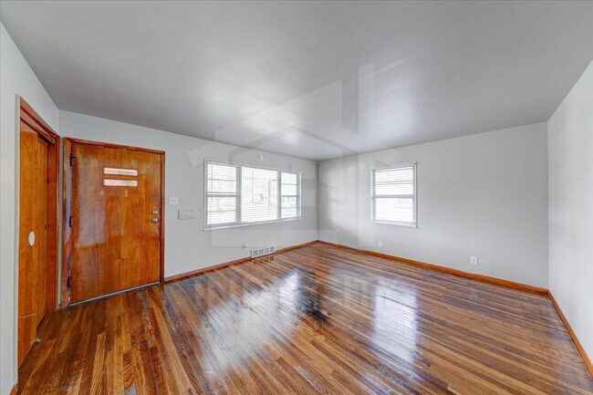 Building Photo - 3325 N Riley Ave