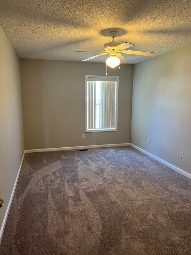 Building Photo - 153 Woodberry Dr