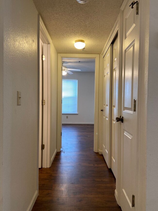 Building Photo - 135 Vixen Cir