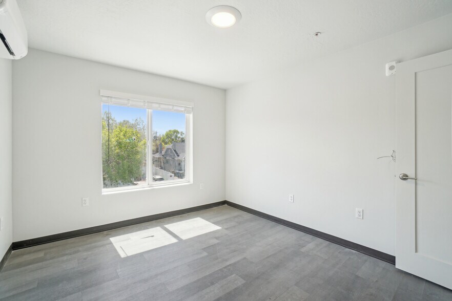Building Photo - 1326 S 500 E