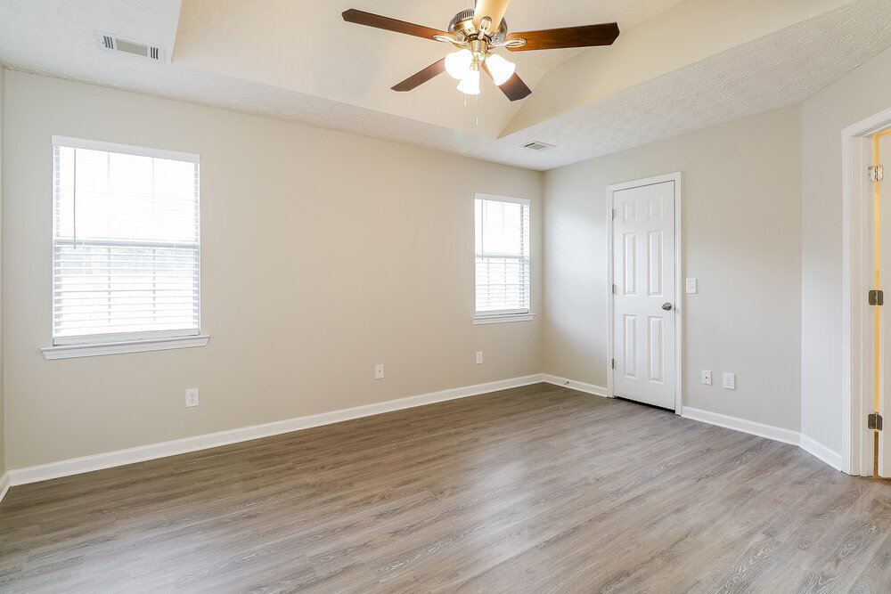 Building Photo - 90 Dylans Ct