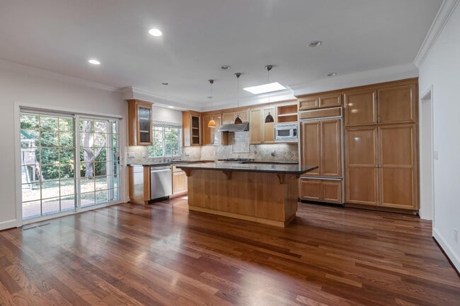 Building Photo - 130 Heather Ln