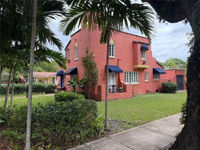 Building Photo - 915 Ferdinand St