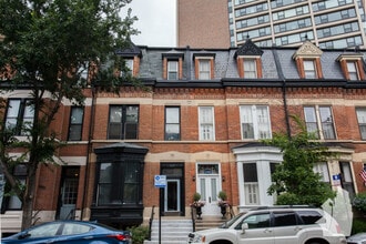 Building Photo - 1849 N Lincoln Ave