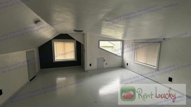 Building Photo - 1522 NE 97th St