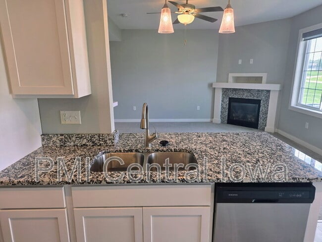 Building Photo - 9643 Turnpoint Dr